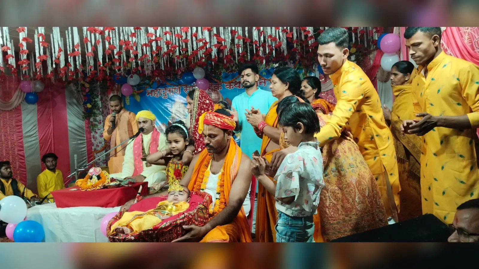 भगवान कृष्ण के जन्म व उनकी बाल लीला अद्भुत : अनादि जी महाराज