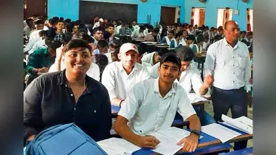 Chhapra News : इंटरमीडियेट की सेंटअप परीक्षा के दूसरे दिन परीक्षार्थियों ने कहा गणित के प्रश्नों ने किया परेशान, तो बायोलॉजी रहा आसान