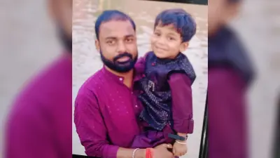 खाई में गिरी कार में सवार मनरेगा डाटा आपरेटर, पुत्र व दो साला, पानी में दम घुटने से मरे, पत्नी व बेटी की हालत नाजुक