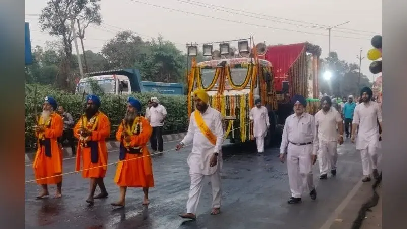 Rourkela News: श्री गुरु नानक देव महाराज के 556वें प्रकाशोत्सव पर निकला भव्य नगर कीर्तन
