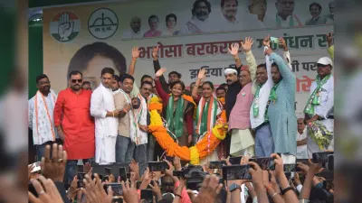 political news : और मंच पर भावुक हो गयीं कल्पना सोरेन