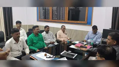 मतदाता सूची पुनरीक्षण की सफलता को लेकर राजनीतिक दलों के साथ अधिकारियों ने की बैठक