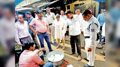 महंगाई के खिलाफ विभिन्न बाजारों में टास्क फोर्स ने चलाया अभियान