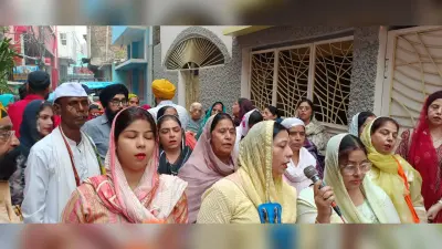 प्रभातफेरी के साथ शुरू हुआ प्रकाश उत्सव