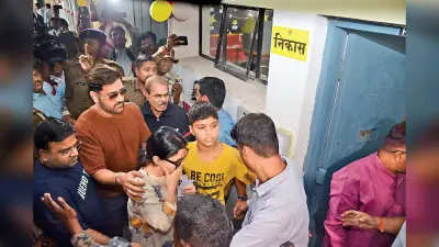 निर्वाचन आयोग के ब्रांड एंबेसडर धौनी ने डाला वोट