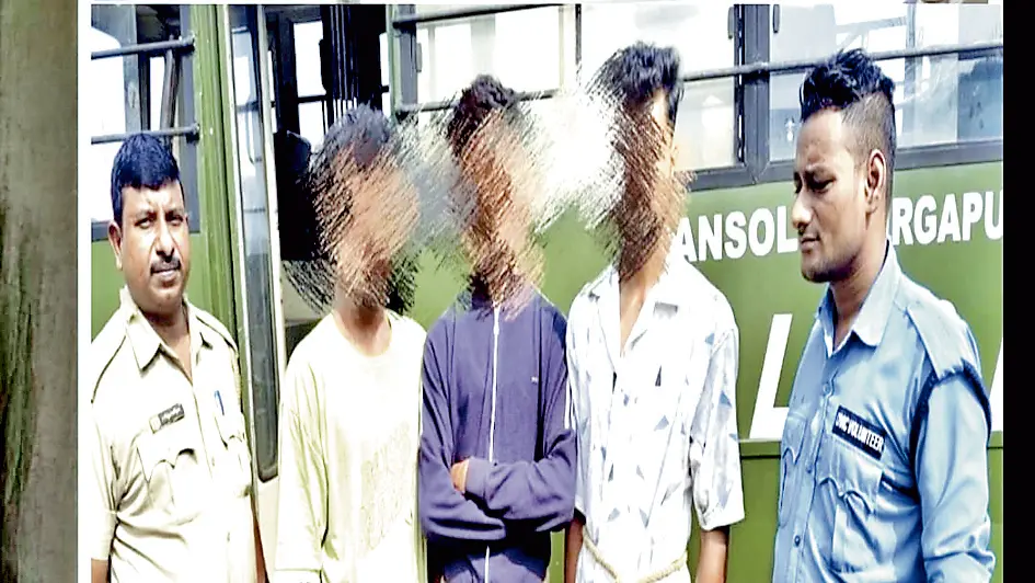 टोटो की बैटरी चुराने के आरोप में तीन लोग गिरफ्तार, बेल पर छूटे
