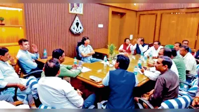 मेयर विधान उपाध्याय ने निगम क्षेत्र में पानी की समस्या को दूर करने को लेकर की बैठक