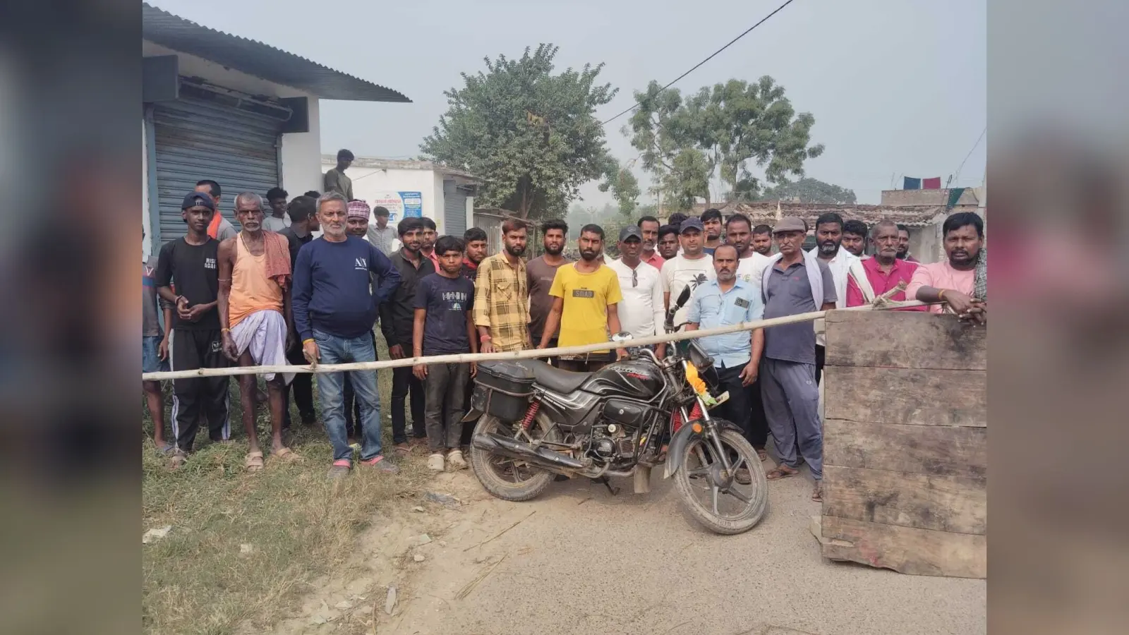 Darbhanga News: सड़क निर्माण के डीपीआर में अपने इलाके की सड़क को छोड़े जाने से भड़के ग्रामीण