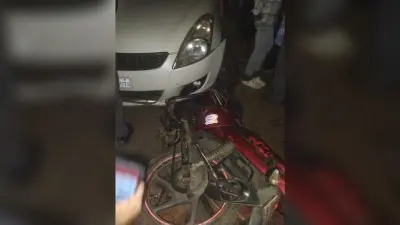 कार ने बाइक को मारी टक्कर, बाल-बाल बचा जवान