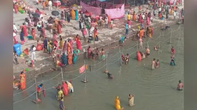 कार्तिक पूर्णिमा पर श्रद्धालुओं ने सौरा नदी में लगायी श्रद्धा की डुबकी