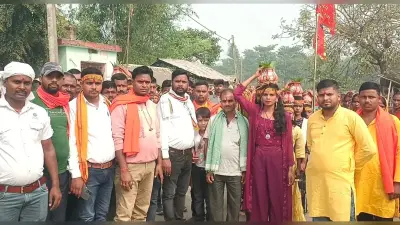 कार्तिक पूर्णिमा पर निकाली गयी भव्य कलश शोभायात्रा