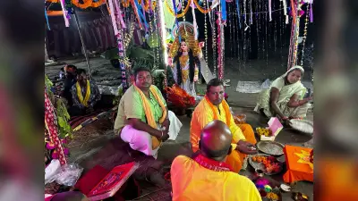 हर हर गंगे के जयघोष से गुंज उठा त्रिमोहनी संगम का उत्तरवाहिनी गंगा तट
