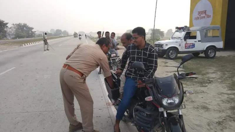 पुलिस ने चलाया वाहन चेकिंग अभियान