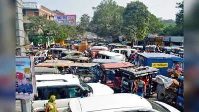 फेल हुई ट्रैफिक व्यवस्था, पूरे दिन जाम से जूझता रहा शहर, डीएम भी फंसे