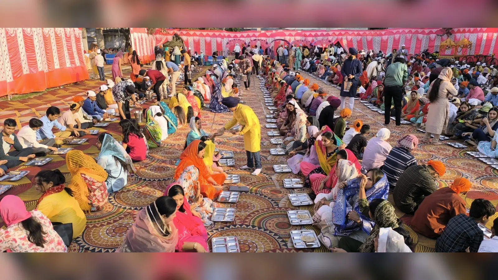 Giridih News :सतगुरु नानक प्रगटिया, मिटी धुंध जग चानन होया…