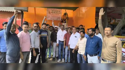 Giridih News :युवाओं ने किया बिरसा मुंडा की प्रतिमा पर माल्यार्पण