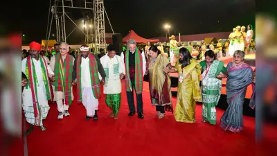 Jamshedpur News : 401 नगाड़ों की थाप से हुआ संवाद-ए ट्राइबल कॉन्क्लेव-2024 का आगाज