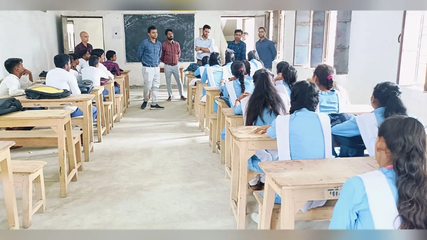 राजकीय पॉलिटेक्निक में स्कूली बच्चों को दी तकनीकी शिक्षा