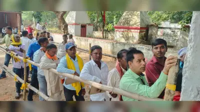 नामांकन के पहले दिन 27 लोगों ने भरा पर्चा
