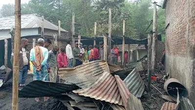 आग से पांच घर जले, लाखों की संपत्ति का नुकसान