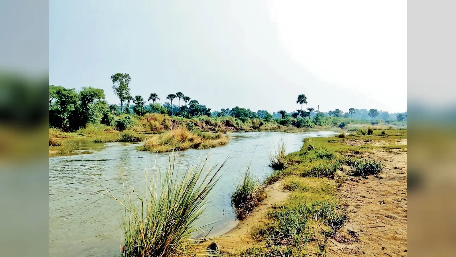 बोलपुर कोपाई नदी से दिनदहाड़े हो रहा बालू खनन
