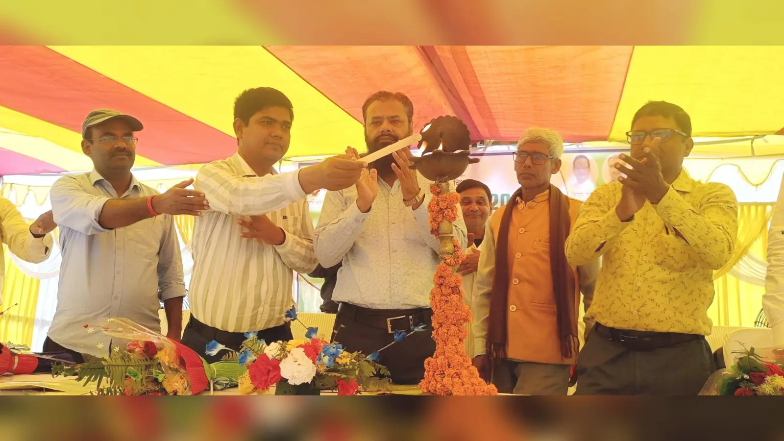 Aurangabad News : प्रखंड परिसर में लगा रबी महोत्सव