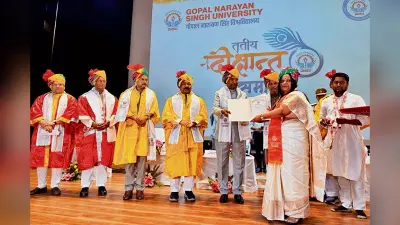 हमें अपनी संस्कृति व माटी से भी जुड़कर रहना चाहिए : कोविंद