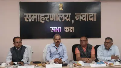 18 से 19 वर्ष के नये मतदाताओं के नाम जोड़ने में लाएं तेजी : आयुक्त