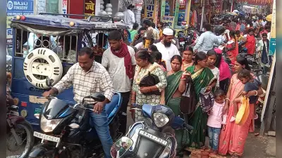 शहर में पार्किंग नहीं होने से लगता है जाम, लोग होते हैं परेशान
