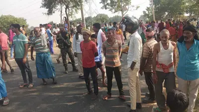 ट्रक की चपेट में आने से एक व्यक्ति की मौत, ग्रामीणों ने किया सड़क जाम