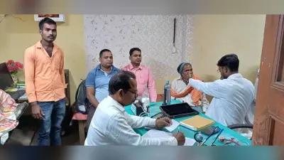 शिविर में लोगों के नेत्रों की हुई जांच