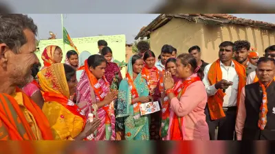 Giridih News :जमुआ की भाजपा प्रत्याशी डॉ मंजू कुमारी ने किया जनसंपर्क