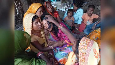 पाीन से भरे गड्ढे में उपलाती मिली युवक की लाश, शिनाख्त नहीं