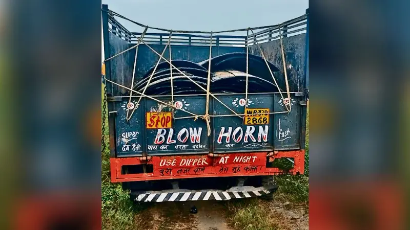 Bokaro News : हरला थाना ने पकड़ा मिनी ट्रक में लदा 2.6 टन लोहा