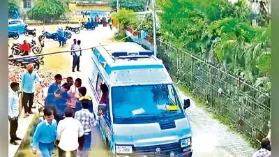 Bokaro News : कुचलने से बाल-बाल बचे सदर के डीएस