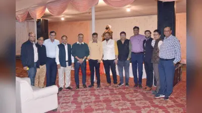Jamshedpur News : जमशेदपुर थोक वस्त्र विक्रेता संघ का दीपावली मिलन समारोह, सदस्यों ने परिवार संग लिया आनंद