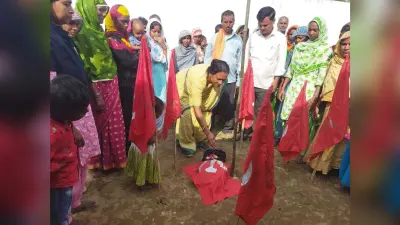 भाकपा के अंचल सम्मेलन में शामिल हुए कामरेड
