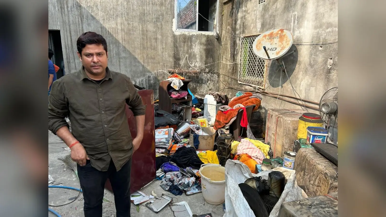 दो रेडिमेड कपड़ों की दुकान में लगी आग, दो करोड़ की संपत्ति नष्ट