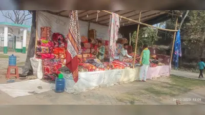 ठंड की दस्तक के साथ गर्म कपड़ों से गुलजार हुआ बाजार