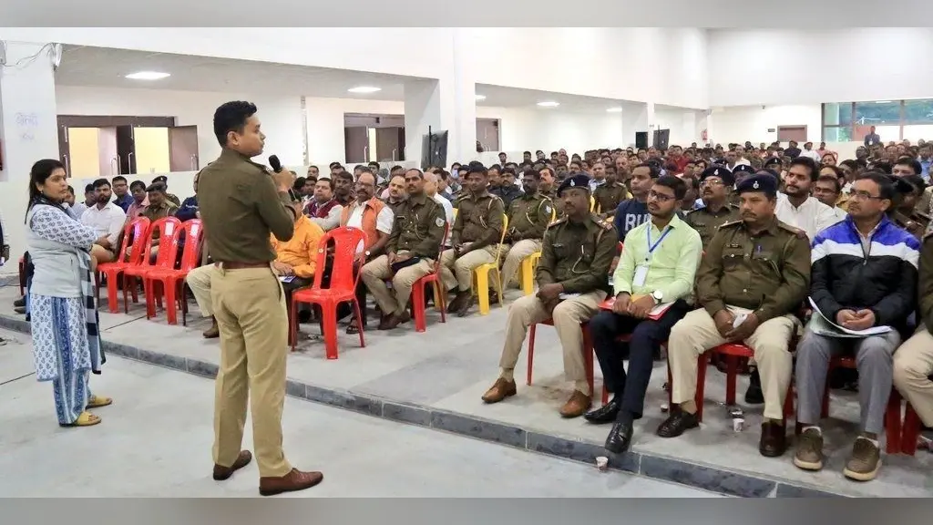 Bokaro News : स्वतंत्र, निष्पक्ष व शांतिपूर्ण चुनाव के लिए आयोग के निर्देश का करें पालन