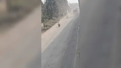 Ghatshila News : एनएच पर उड़ती रही धूल दे रही बीमारियों को आमंत्रण