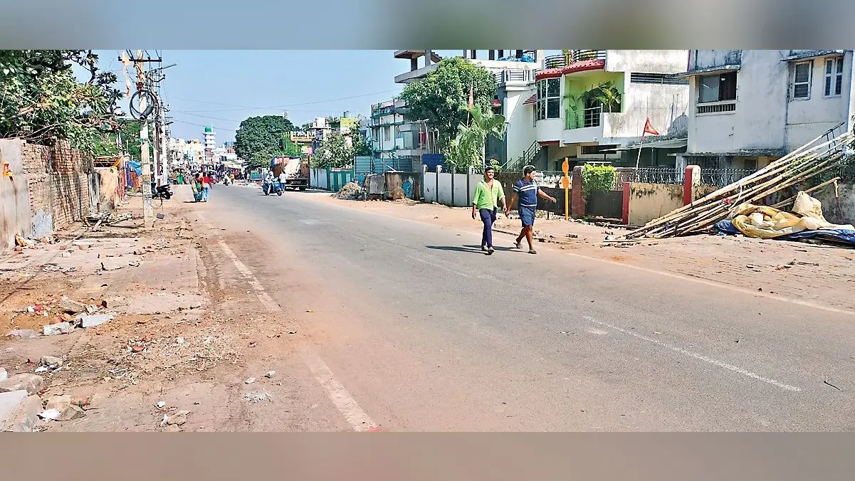 Ranchi News : पंच मंदिर हरमू के पास से हटा अतिक्रमण, तो सड़क हो गयी 40 फीट चौड़ी