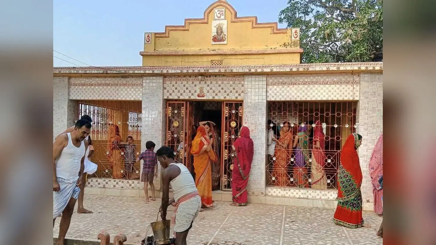 मंदिर की वर्षगांठ के उपलक्ष्य में हुई वार्षिक काली पूजा