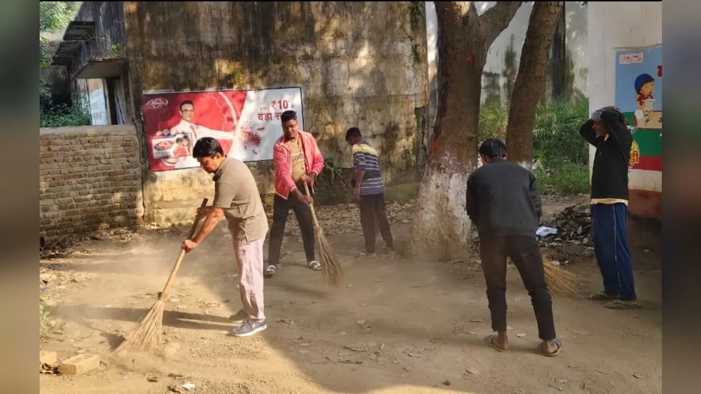 विश्व शौचालय दिवस पर सम्मानित किए गये स्वच्छता कर्मी