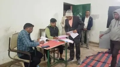 ओके :::: मतदान केंद्रों में पहुंचे मतदानकर्मी