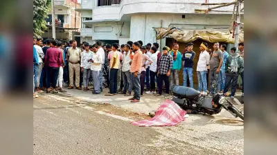 डंपर की टक्कर से लूना सवार पिता की मौत, पुत्र बाल-बाल बचा