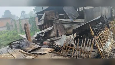 चकजोहरा बाजार में दो दुकानों में लगी, लाखों की क्षति