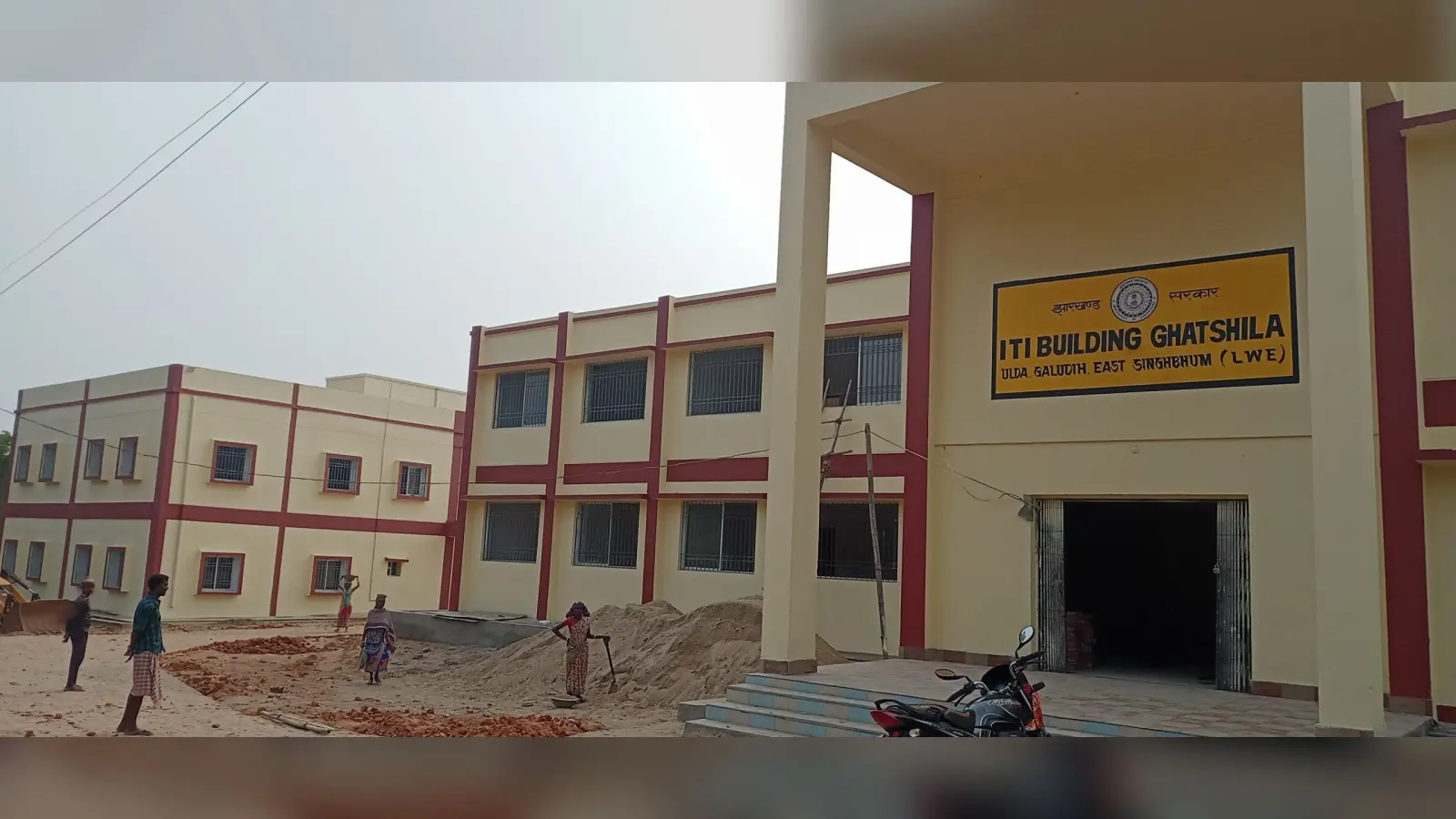 Ghatshila News : करोड़ों का आइटीआइ भवन तीन साल से बेकार, नहीं होती है पढ़ाई