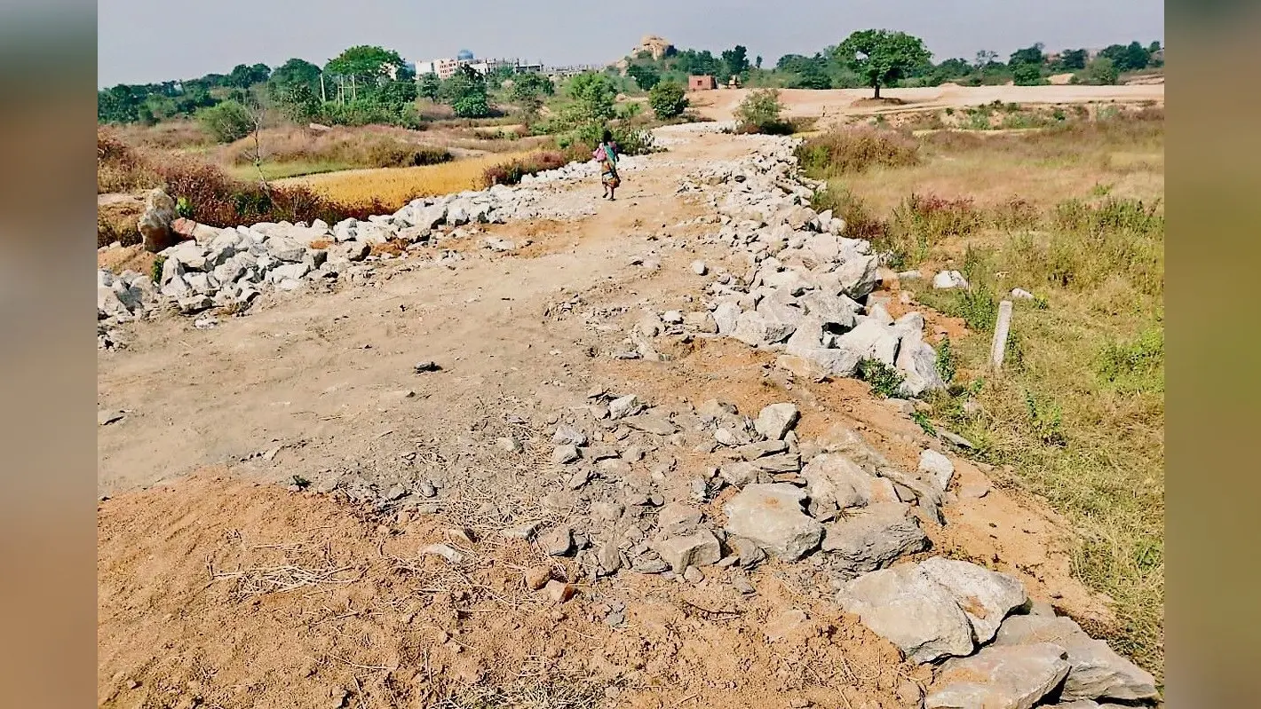 सीयूजे को दी गयी 59.97 एकड़ भूमि पर भू-माफियाओं का कब्जा