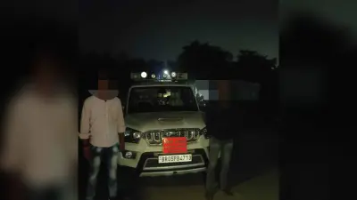 मुखिया संघ जिलाध्यक्ष की नेम प्लेट लगी गाड़ी शराब के साथ जब्त